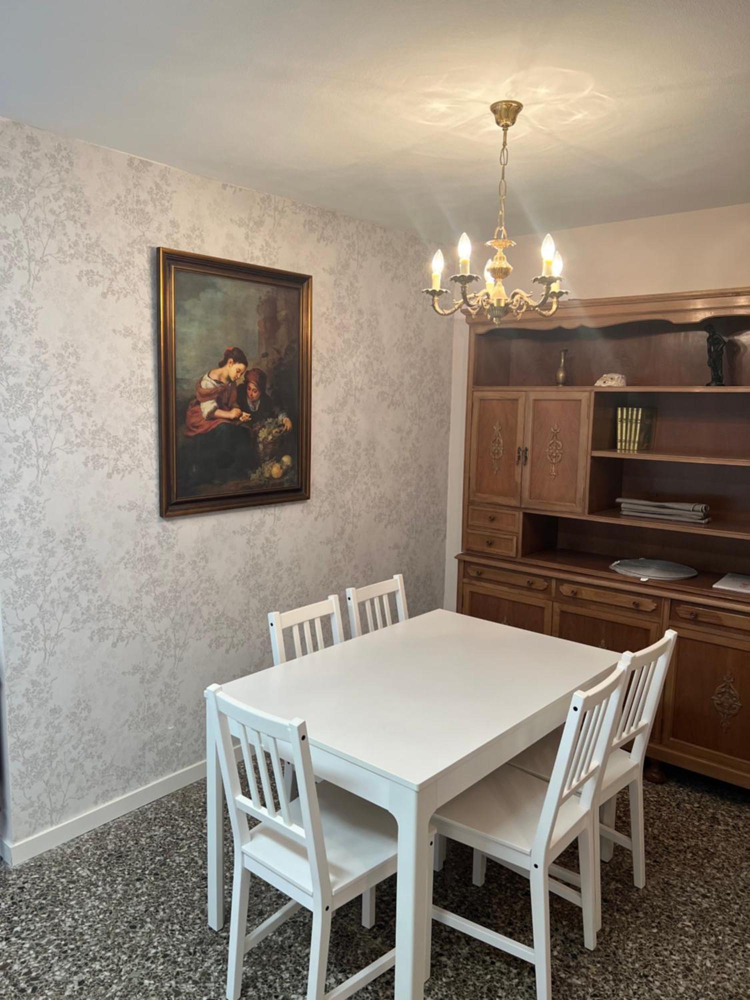 Centrally-Located, Spacious Flat At Historic Centre & Short Walk To Beach Alicante Bagian luar foto