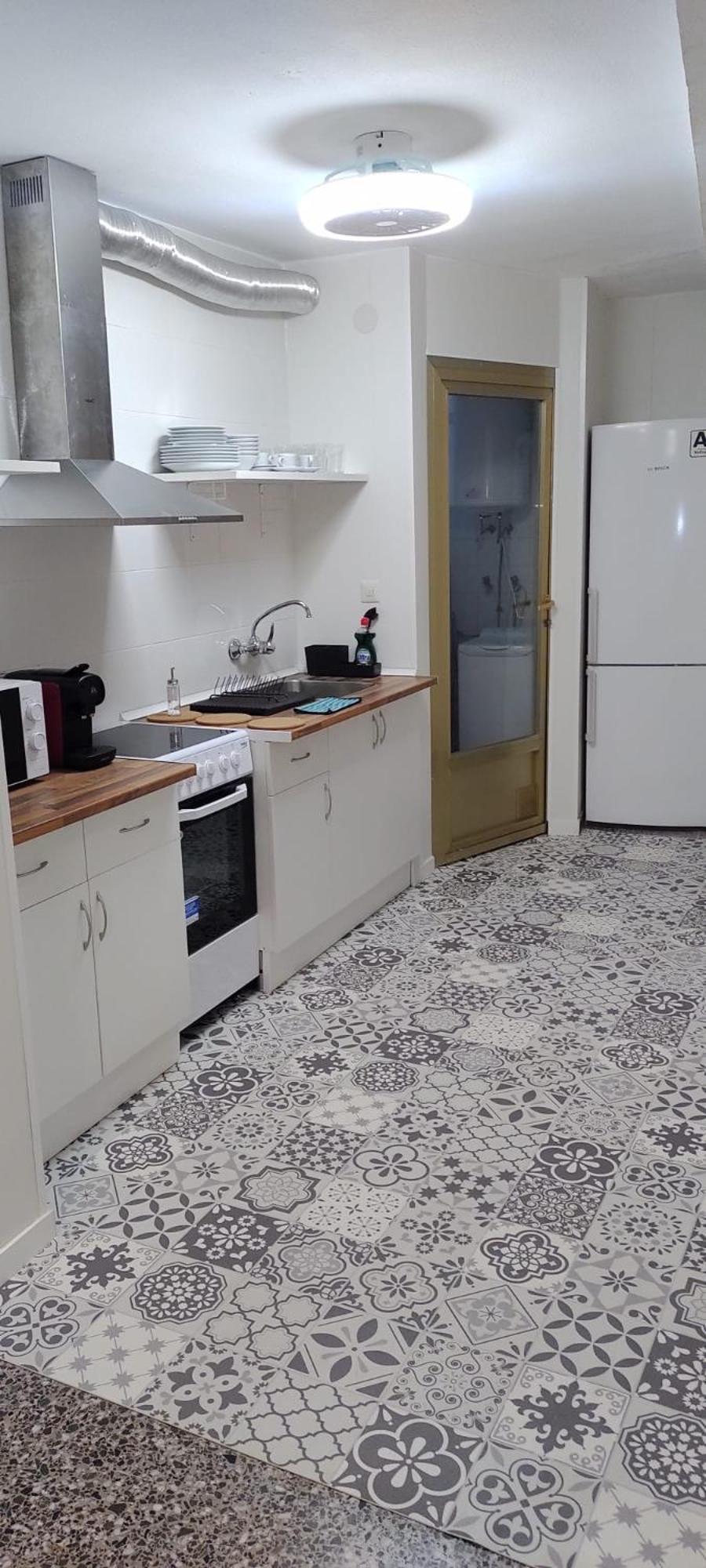 Centrally-Located, Spacious Flat At Historic Centre & Short Walk To Beach Alicante Bagian luar foto