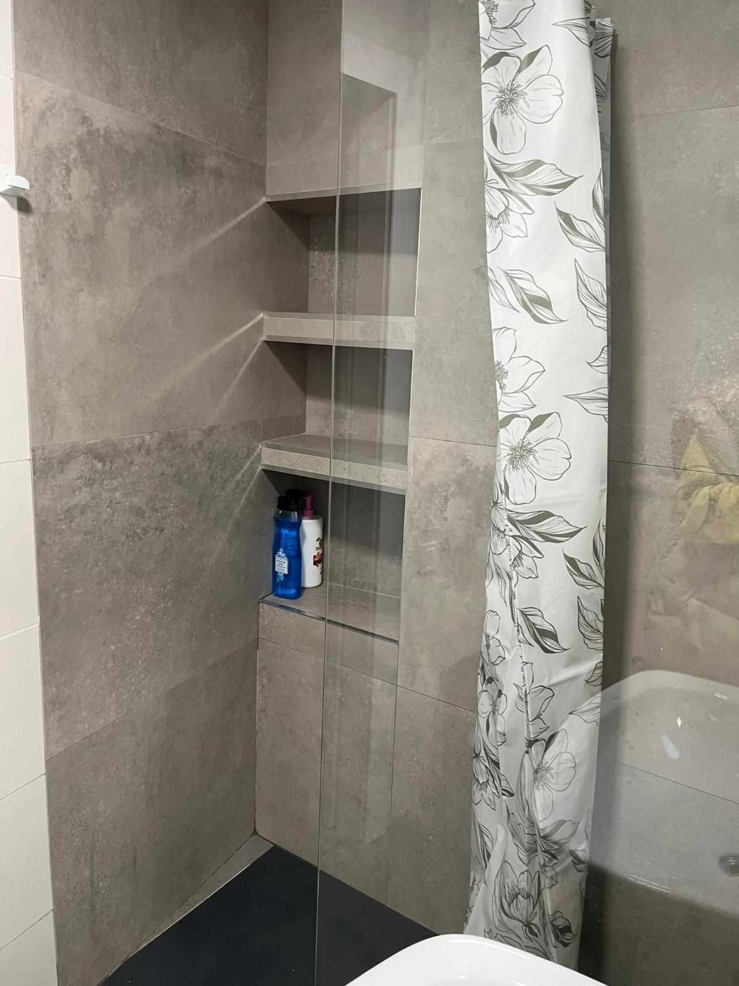 Centrally-Located, Spacious Flat At Historic Centre & Short Walk To Beach Alicante Bagian luar foto