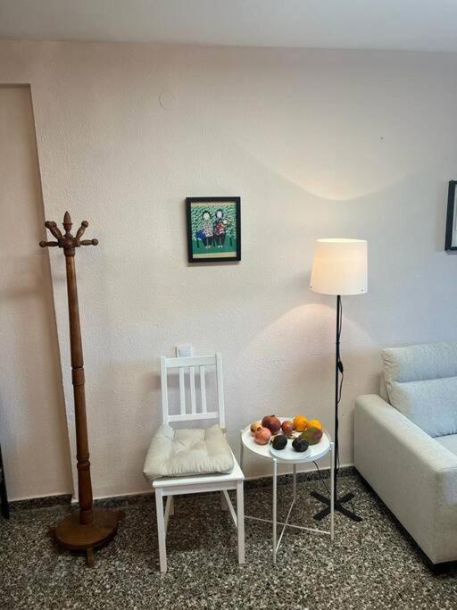 Centrally-Located, Spacious Flat At Historic Centre & Short Walk To Beach Alicante Bagian luar foto